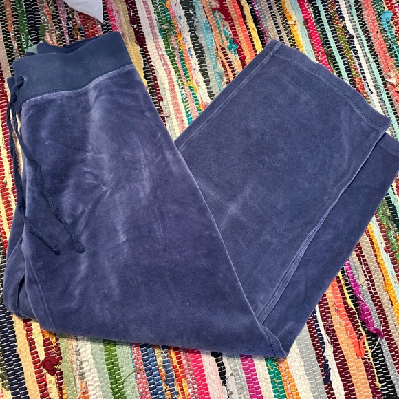 Tracksuit - Picture 3 of 4